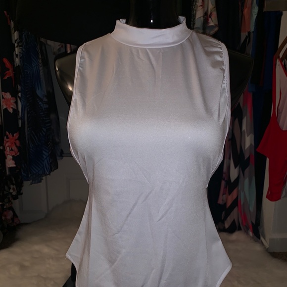 Top - Picture 2 of 5